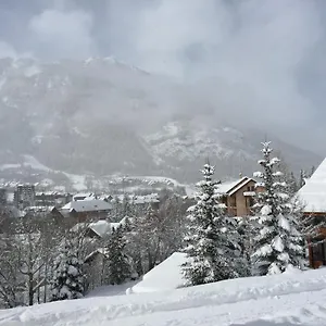 https://chalet-la-caillaude.fr-provencehotel.com